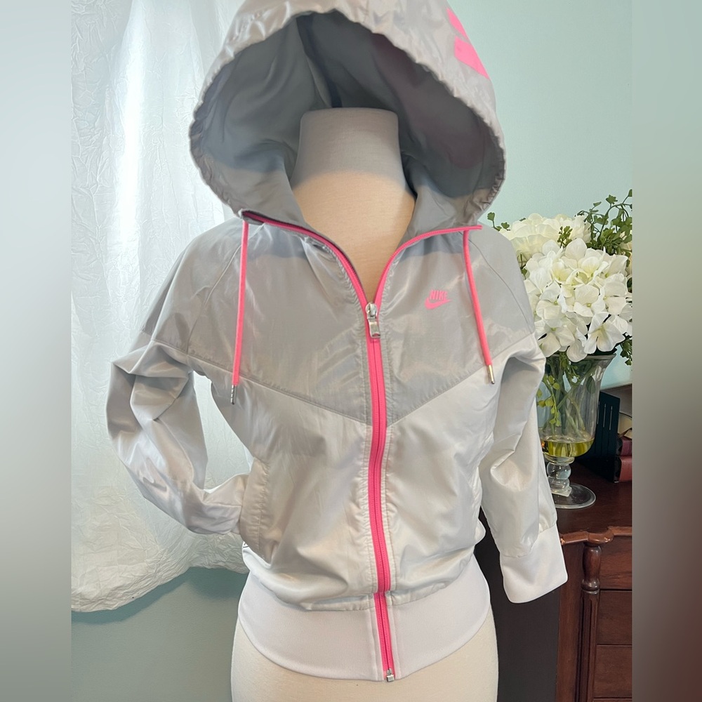Nike Windrunner - Picture 6 of 14